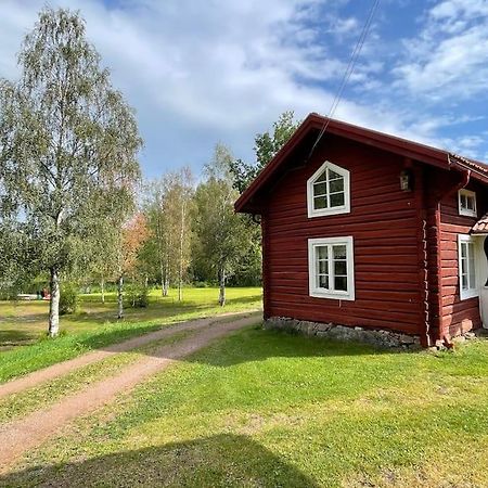 Dalastuga Med Tillgang Till Badplats ليكساند المظهر الخارجي الصورة